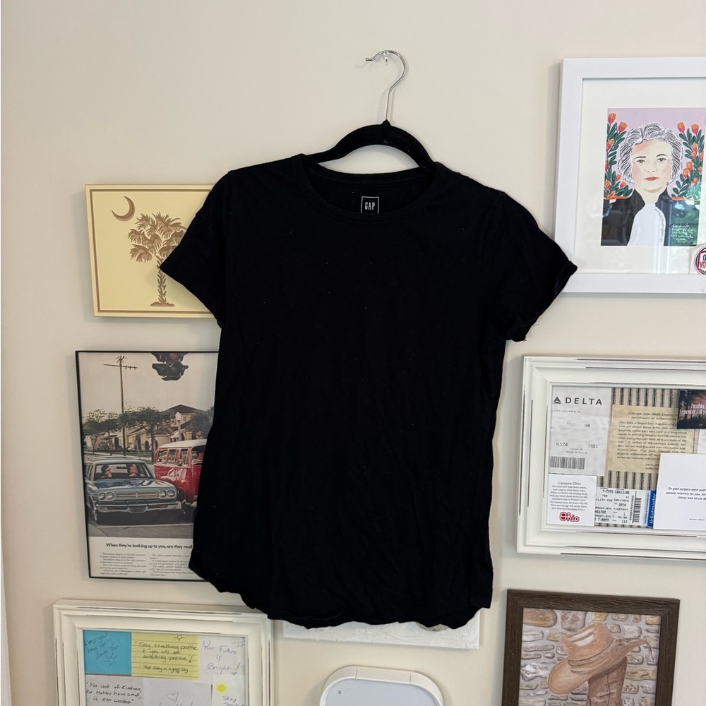 GAP Black Short Sleeve Tee